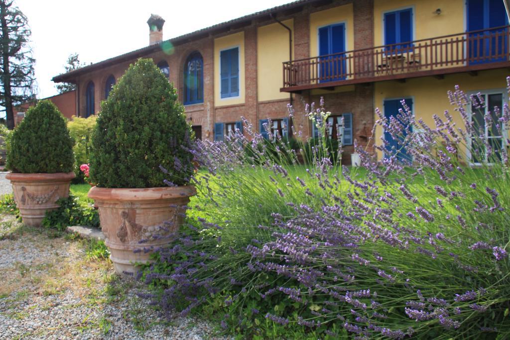 Bed and Breakfast Antico Casale Mattei - Adult Only Corneliano d'Alba Экстерьер фото